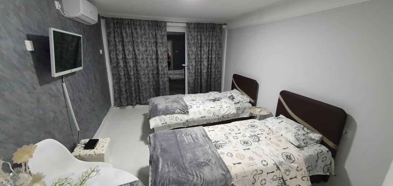 Cozzy Apartment Near The Aiport Ποντγορίτσα Εξωτερικό φωτογραφία