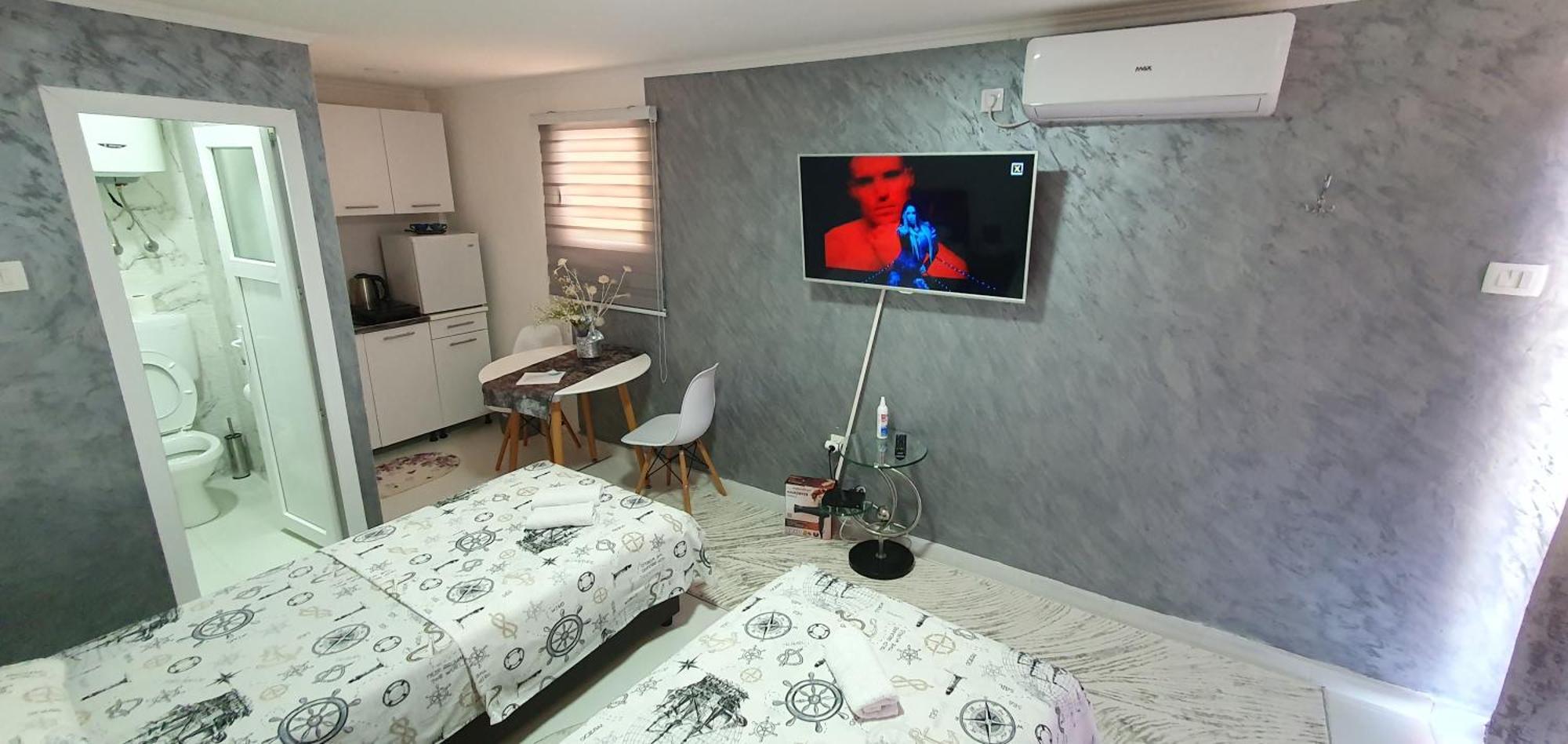 Cozzy Apartment Near The Aiport Ποντγορίτσα Εξωτερικό φωτογραφία